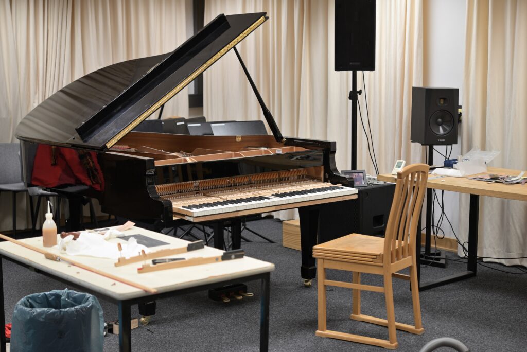 grand piano keyboard repair