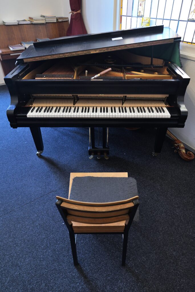grand piano