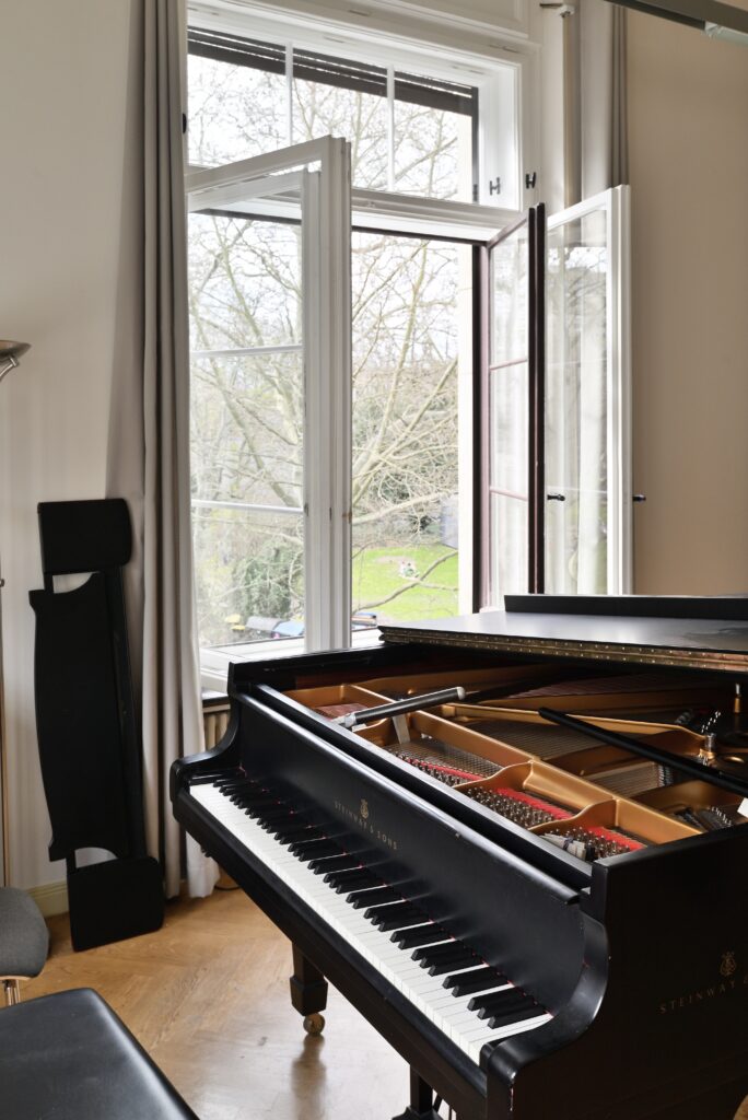 grand piano