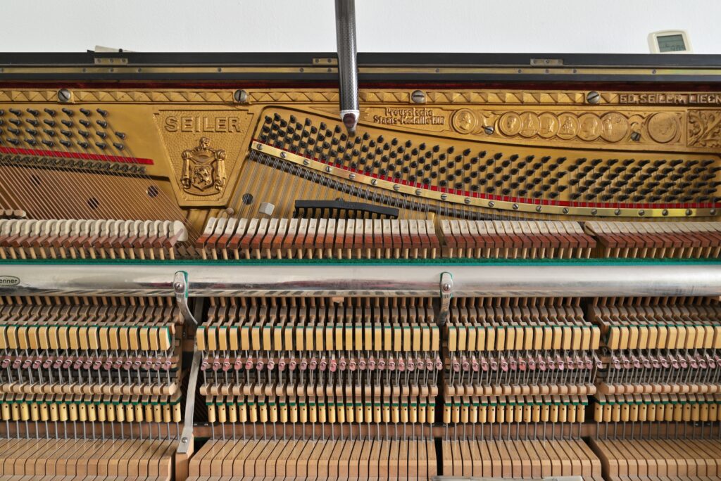 Klaviermechanik vintage upright piano action